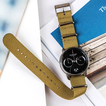 【限時加碼・贈原廠錶帶】現貨 ND手錶 Pioneer 先鋒 42mm 深空灰殼×黑面 波西米亞綠尼龍錶帶 Nordgreen 北歐設計師手錶 計時碼錶 PI42GMNYAGBL 熱賣中!