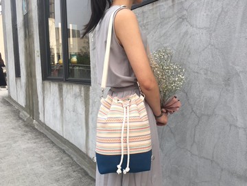民族白搭配藍3way束口水桶包(手提/肩背/後揹)