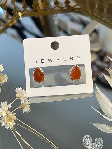 水滴造型紅玉髓11mm*8mm單針血液循環避邪