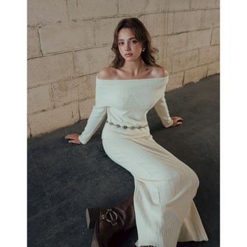 AIR SPACE 反摺一字領破壞感長袖針織衫(白/酒紅) 女裝 現貨