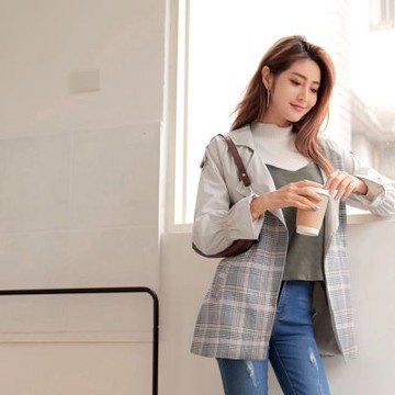 OB嚴選-保暖拼接配色格紋綁帶絨毛內裡長袖風衣外套《EA3086-》