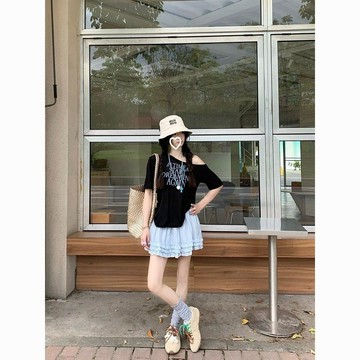 現款免運 韓系短袖 斜肩短袖 落肩短袖 短袖T恤韓系chic休閒字母印花斜肩白色寬鬆短袖T恤女夏顯瘦百搭露肩上衣Hd