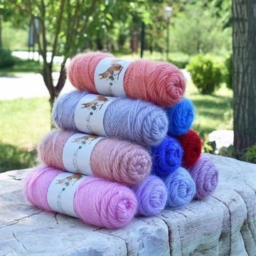 松鼠絨紗線中粗圍巾線亮絲鉤毛線團寶寶線