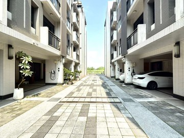 仁武霞海輕屋齡大四房稀有車墅｜高雄市仁武區高楠一街