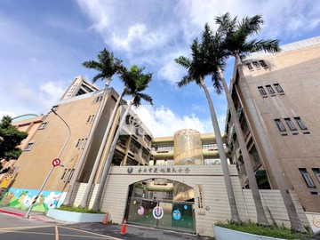 雙敦學區 邊間靜巷3房 格局方正｜台北市松山區八德路三段