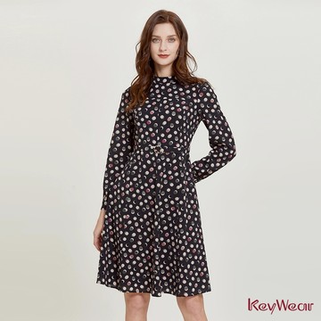 【KeyWear 奇威名品】典雅小立領長袖洋裝 黑色