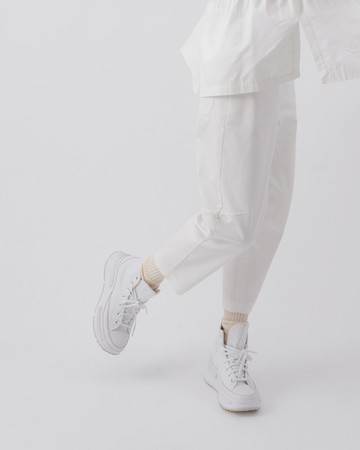 UUIN_白膝摺錐形褲