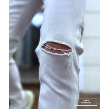 E7th.厚磅素色破壞全白小直筒(E7J307620219)彈性抽鬚 白色牛仔 顯瘦 修身窄管 補丁破壞 牛仔褲