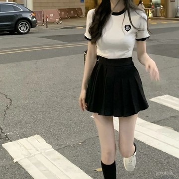 【桃園出貨🔥】套裝女2023夏季新款修身顯瘦白色撞色短袖t恤上衣+百褶裙子兩件套