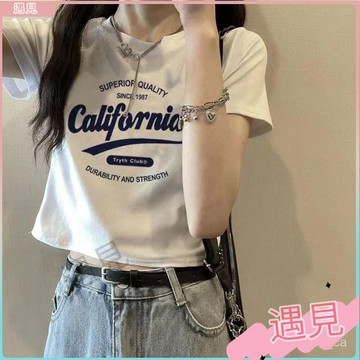 遇見💕版型真的很好看！純棉 短袖 短上衣 短袖上衣 白色上衣 修身上衣 百搭 印花 t恤 短版T恤 短版上衣短袖