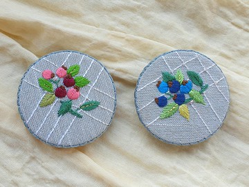 手刺繡餅乾別針/莓果系列/藍莓/紅莓