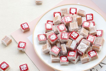 過年糖果 春來福到牛奶糖 (每包100顆)  喜氣 節慶 祝賀 餐廳 公