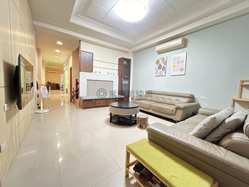 文山特區旁稀有大地坪屋況佳雙車墅｜高雄市鳳山區鳳松路