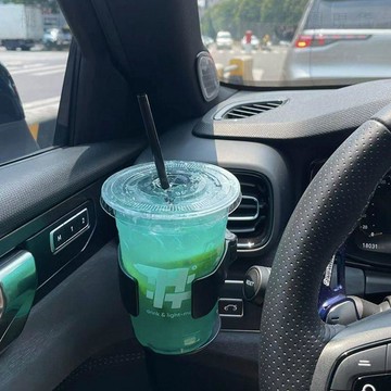 現貸902⚡車載水杯架車內空調出風口懸掛飲料架杯托架車用水杯支架固定架座