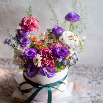 【鮮花禮盒】優雅紫鮮花禮盒 | 鮮花桌花 | 可客製化