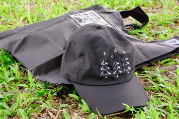 絨絨森林-流星夜森林漸層刺繡尼龍帽