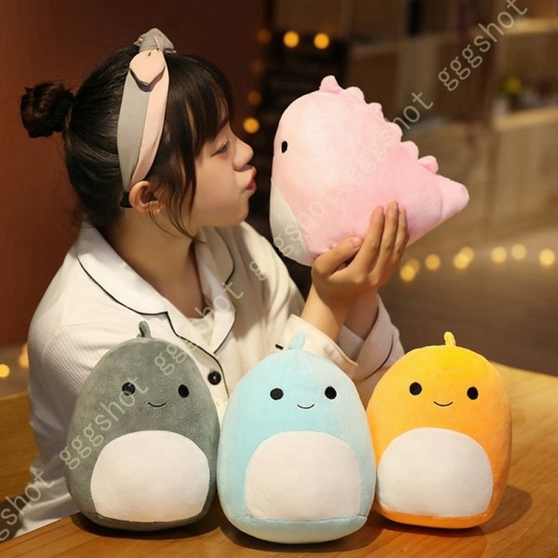 恐竜 トリケラトプス ぬいぐるみ 人形 おもちゃ 大きい クマ縫い包み ふわふわな 可愛い 抱き枕 ピンク 子供 90cm 女性 プレゼント クリエイティブ まくら 置物 店飾り お誕生日 触り心地 もちもち ソフト 贈り物 横向き寝用枕 縫いぐるみ 超目玉