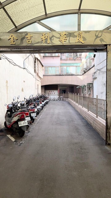 ※109溪尾商圈三和國中捷運華廈三房平面車｜新北市三重區分子尾街