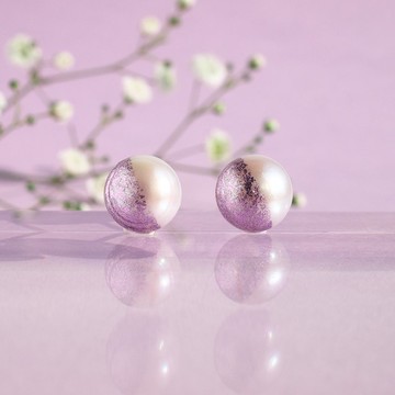 日本製 藤紫色與白色 紫箔與淡水珍珠雙色耳針 耳夾