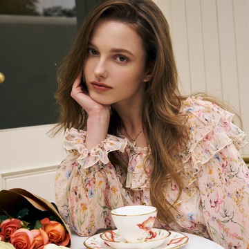 SO NICE 大V荷葉領短版印花收腰楊柳紗上衣