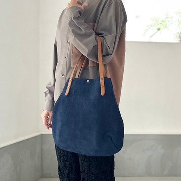 【2025登場 M尺寸】牛床麂皮與極厚油蠟皮革圓形托特包 M-size【海軍藍】