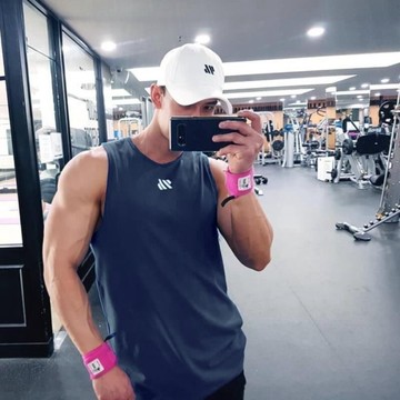 健人體育運動背心 透氣速乾背心 健身背心 籃球背心 跑步背心 無袖 男生 速乾夏季修身網眼透氣運動t卹 6Y