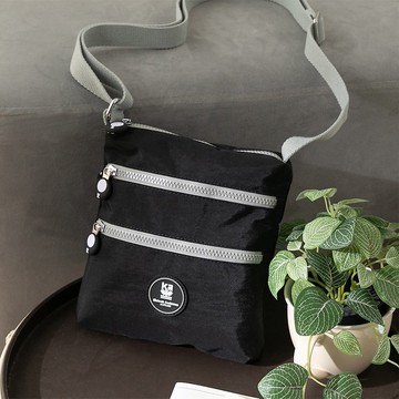 【Kinloch Anderson】迷霧森林 輕巧休閒小款側背包-黑色