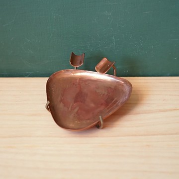 【北極二手雜貨】老件 特殊造型 金屬煙灰缸