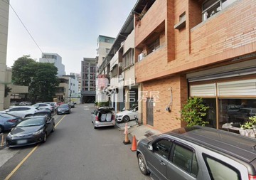 水湳市場捷運透天｜台中市西屯區華美西街二段