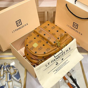 香港品牌真皮雙肩包女高級感時尚背包大容量百搭書包2025春夏新款