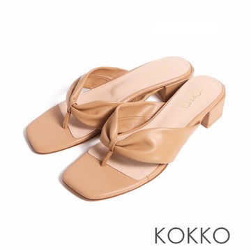 KOKKO氣質抓皺感綿羊皮夾腳低跟拖鞋卡其色