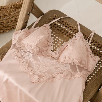 【OUTLET】NuNight緞面鏤空蕾絲交叉美背睡裙
