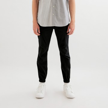 【Classic Vision】男裝-涼感素色修身束口長褲-黑色