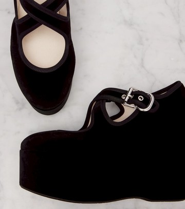 Alaïa Criss Cross 110 velvet wedges