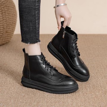 真皮布洛克馬丁靴女英倫風2025新款復古尖頭秋冬單靴系帶厚底短靴