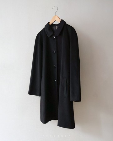 早春復古剪裁日系製克什米爾羊毛黑色薄款古著大衣外套