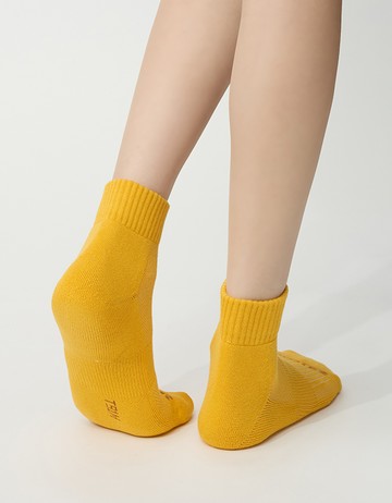 素色美學氣墊運動襪- 黃