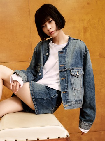 女裝 純棉短版V領牛仔外套-中度水洗