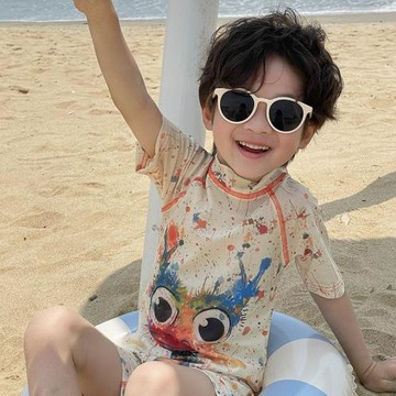 兒童連體泳衣2025夏季新款男女童炫彩帥氣速干游泳衣海邊溫泉泳裝
