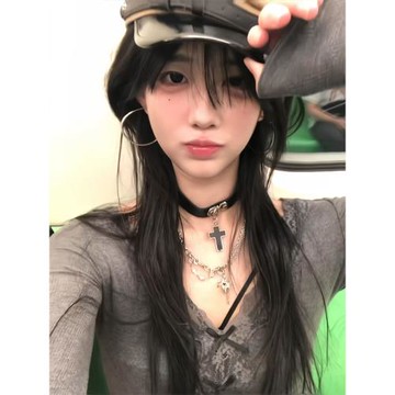 純欲風V領蕾絲花邊長袖t恤女秋冬內搭打底衫修身顯瘦收腰辣妹上衣