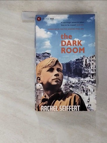 【書寶二手書T2／原文小說_SPZ】DARK ROOM_SEIFFERT, RACHEL