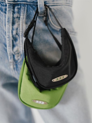 Loopy Pouch Clutch Bag [Black]