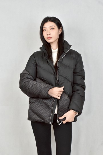 (M) fendi黑色羽絨外套