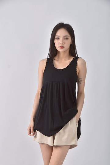 (S) kooks chelica質感吊帶拼接黑色上衣