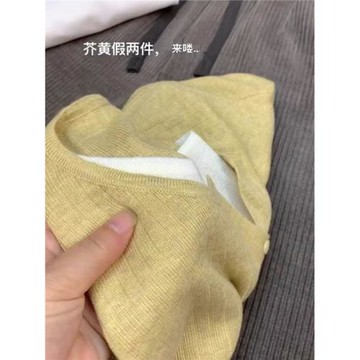 濮院今年流行爆款芥黃針織假倆件開衫長袖時尚洋氣細羊絨毛衣女裝