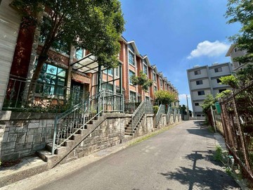【龍潭大池旁｜米蘭小鎮孝親庭院美墅】｜桃園市龍潭區中豐路上林段