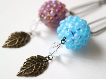 繡球花U型髮簪 淺藍色 髮飾 紫陽花 精緻 奧地利水晶 花朵 葉片 藍色 梅雨 季節 風景 旅行 鎌倉 明月院