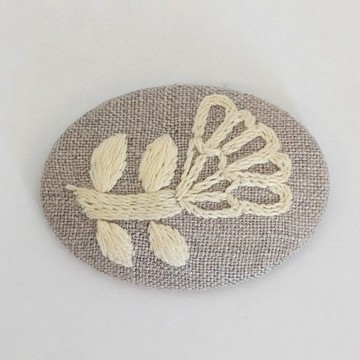 北歐風花卉刺繡胸針【hokuo】