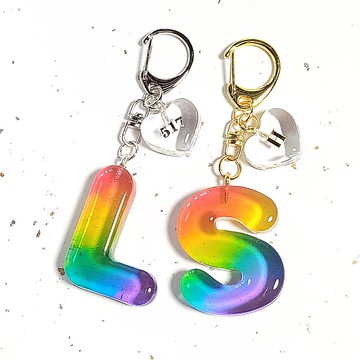 個人化 彩虹字母愛心鑰匙圈 自訂日期 英文字母
