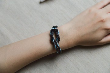 公爵 | 同心結蠟繩編織手環